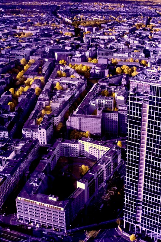 Berlin, Between Frequencies