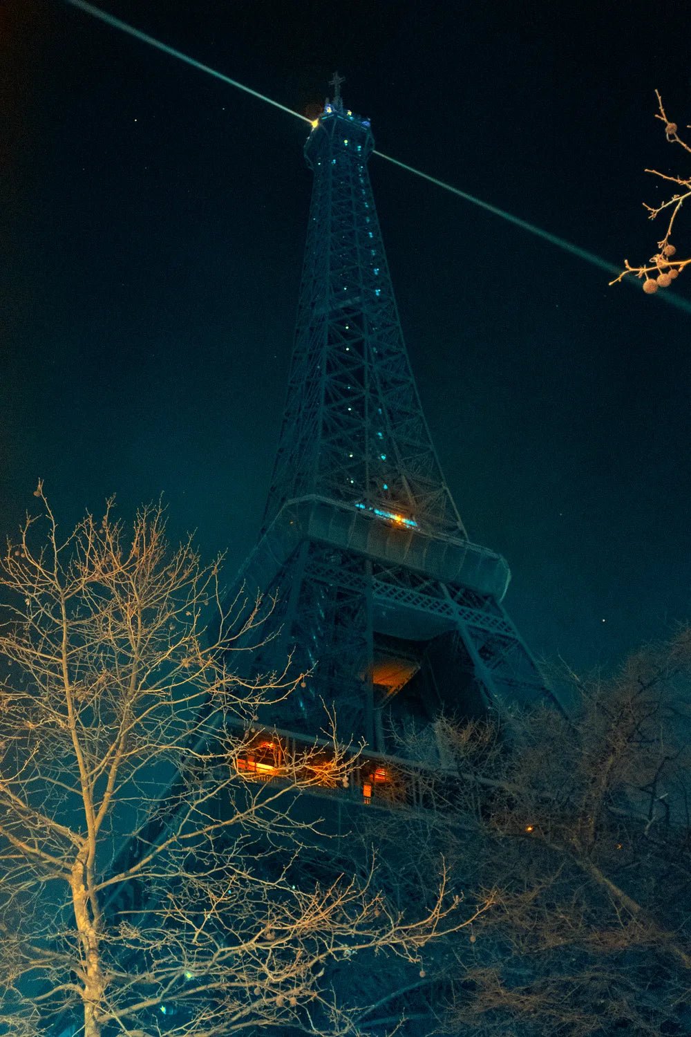 Photographie d’art infrarouge d’André Wagner: Amour en Paris: The Romance of the Eiffel Tower, Frankreich.