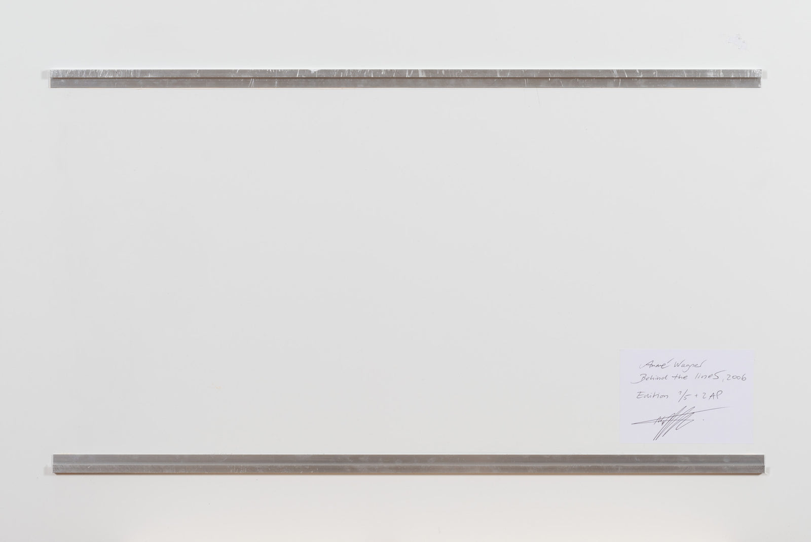 Reverse view of the photographic artwork “Behind the lines, Neuseeland” by André Wagner.