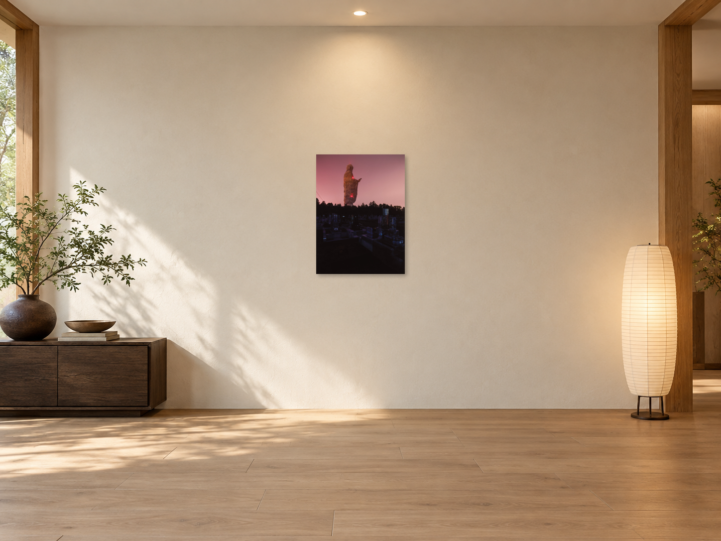 Visualisation d’intérieur avec l’œuvre photographique « Daibutsu at night, Japan » d’André Wagner ; il ne s’agit pas d’une installation photographiée.