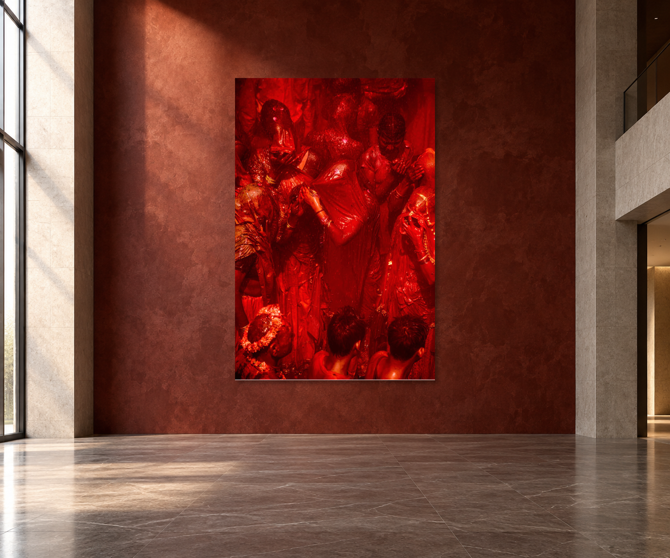 Visualisation d’intérieur avec l’œuvre photographique « Holi 1, Indien » d’André Wagner ; il ne s’agit pas d’une installation photographiée.
