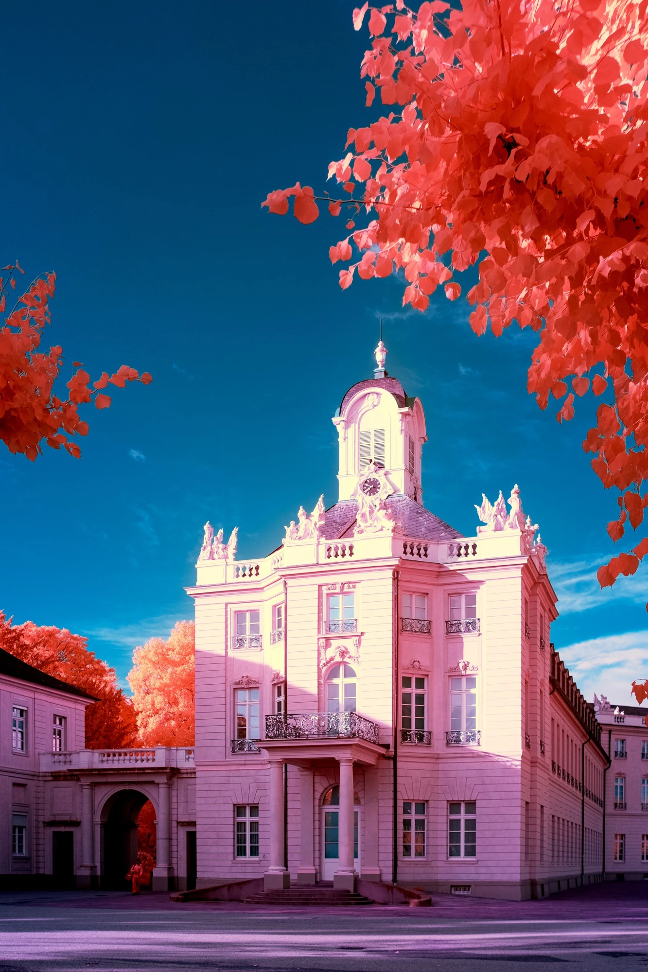 Photographie d’art infrarouge d’André Wagner: Karlsruhe Palace.