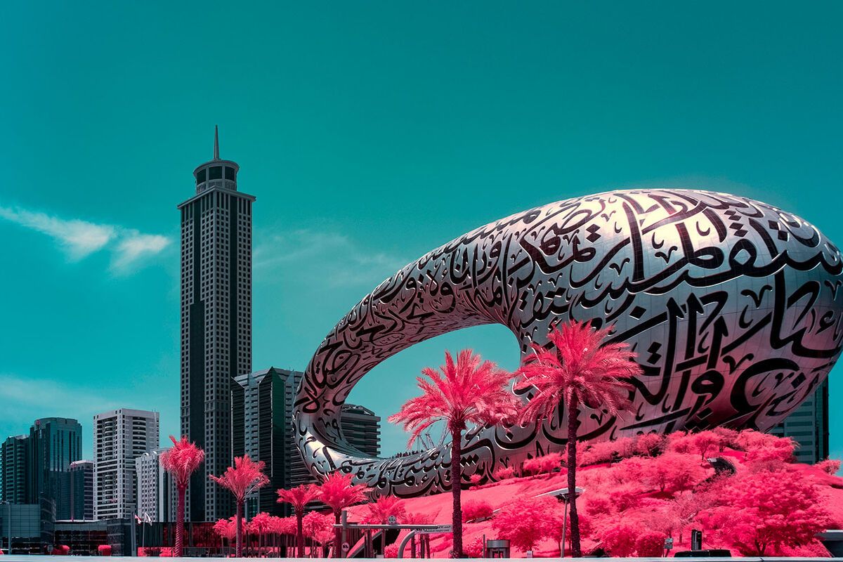 Photographie d’art infrarouge d’André Wagner: Pioneering: The Museum of the Future, Vereinigte Arabische Emirate.