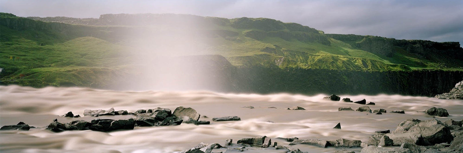 Photographie d’art d’André Wagner: Swimming against the stream, Island.