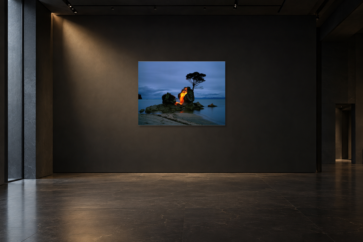 Interior visualization with the photographic artwork “To play with fire, Neuseeland” by André Wagner; not a photographed installation.