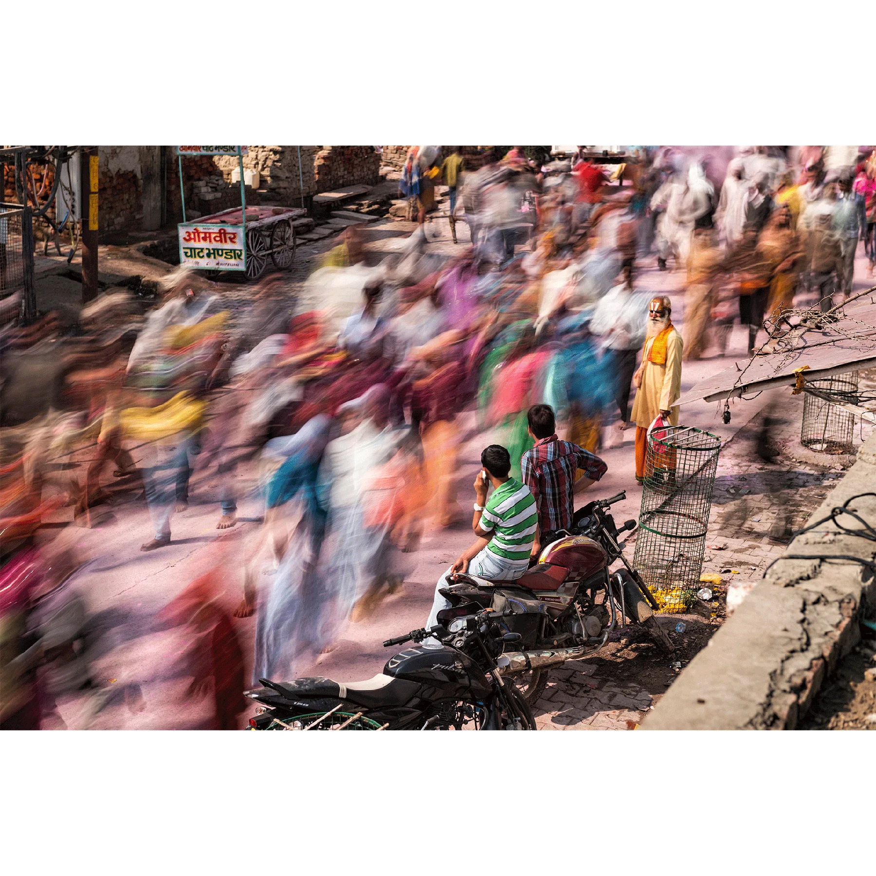 View of the photographic artwork &ldquo;Vrindavan Parikrama, Indien&rdquo; by Andr&eacute; Wagner.