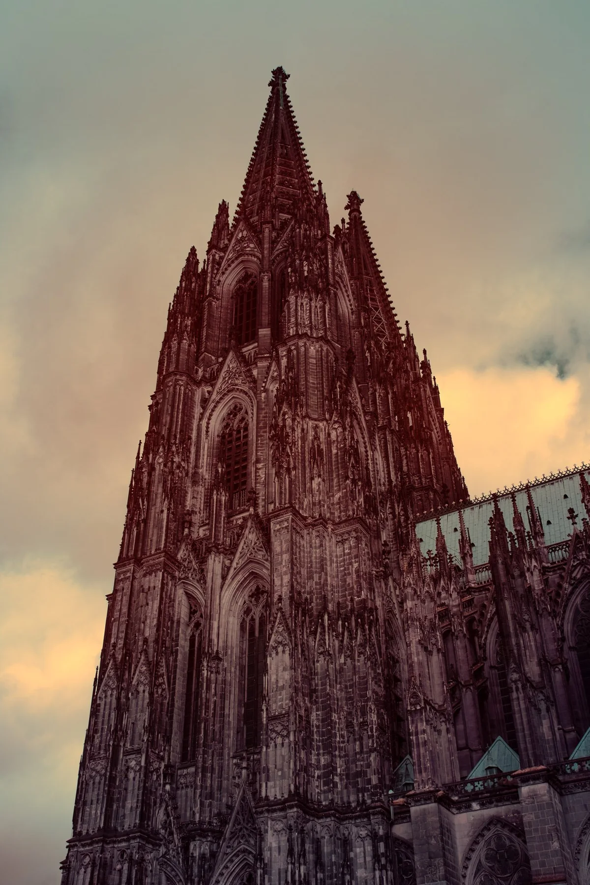 Detail der gotischen T&uuml;rme des K&ouml;lner Doms.