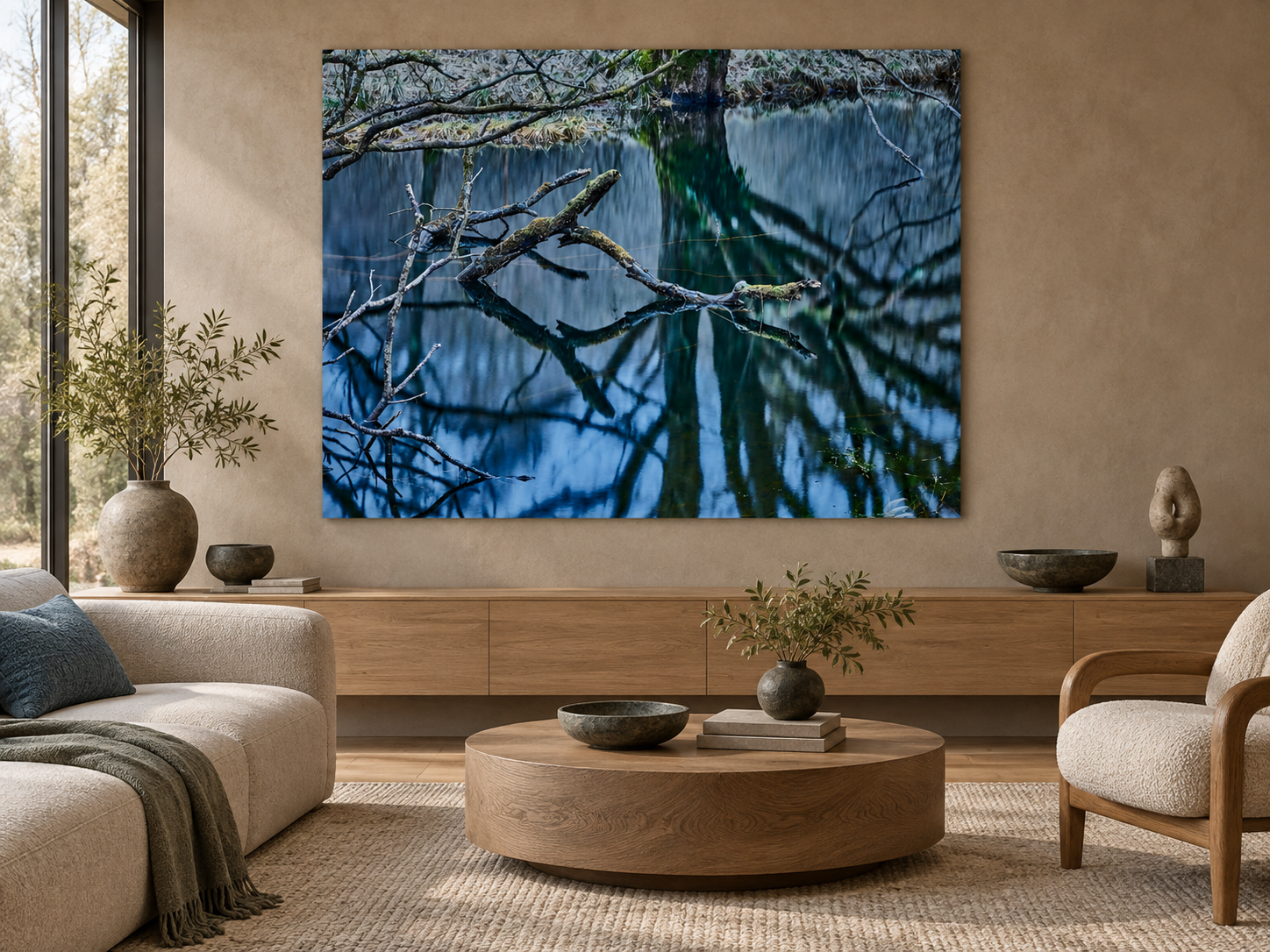Visualisation d’intérieur générée par IA — OASIS OF SILENCE 3, SCHOTTLAND dans un intérieur calme de collectionneur. Illustration du format et de la présence de l’œuvre ; il ne s’agit pas d’une installation photographiée.