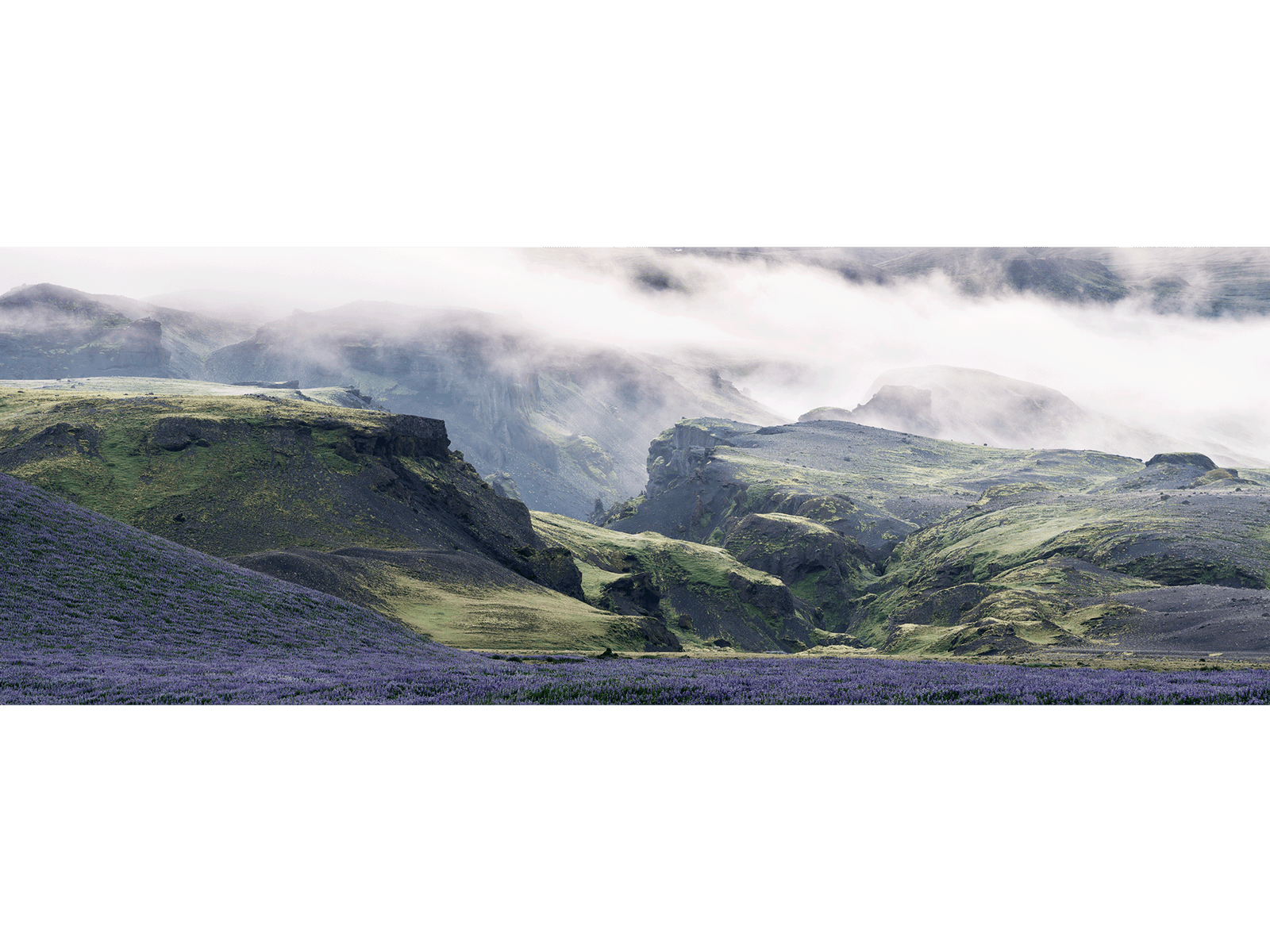 Unreal midnightsun in the mountains 1, Island